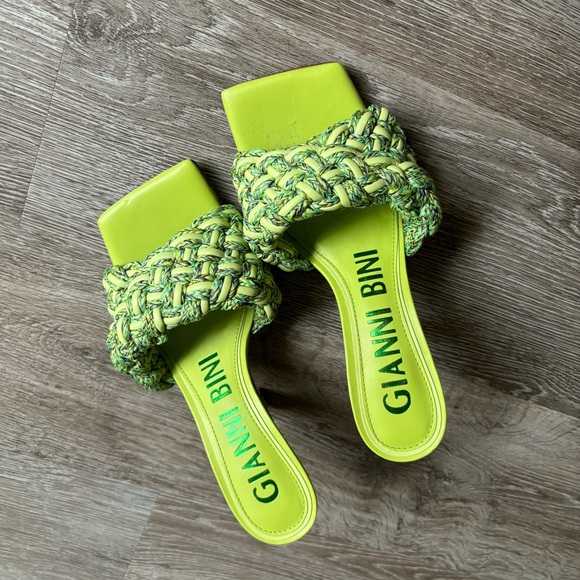 Gianni Bini Heeled Mule - Picture 3 of 4